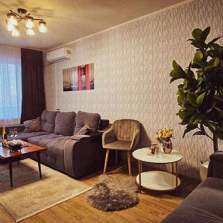 2К Апартаменты В Центре Поселение 24 На 7 Kryvyj Rih Esterno foto